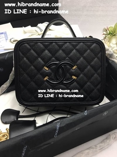 New Chanel Vanity Case in Black With Gold Hardware Bag (ô