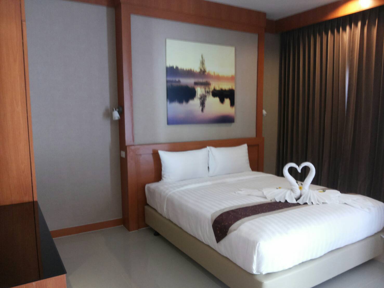Romantic Khon Kaen Hotel ѡ㨡ҧͧ͹ͺԹҧдǡʺ»ʹ褹