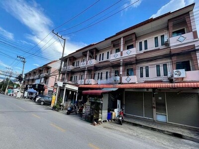 �������ҹ��鹷�� 170 ��.�​ �ç���​The​ Racquet Club Sukhumvit​