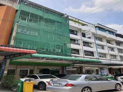 �������Ҥ�� 4.5 ��� Cafe Studio Airbnb �������� ���ǧ���ҹ 37-