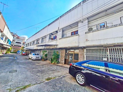 ให้เช่าอาคารพาณิชย์ ห้าแยกหอนาฬิกา3 กม. เซ็นทรัล ลำปาง 1 กม.