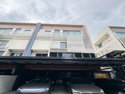 ขายโฮมออฟฟิศ 4 ชั้น เอกมัยรามอินทรา 04-08-2026