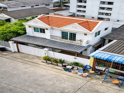 บ้าน 4 นอน 2 น้ำ 50ตร.ว MRT บางกะปิ 800 ม. บิ๊กซี ลาดพร้าว 900 ม. 13-03-2026