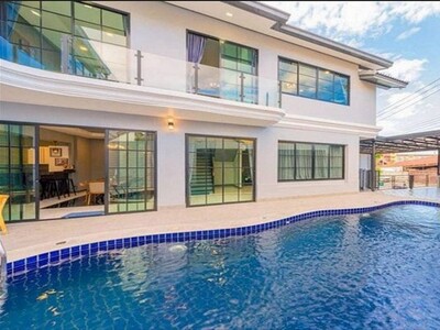 �����Һ�ҹ��������Ҿѷ�� �ش��� ���Ŵվ������� ��� Walking Stre 19-03-2026