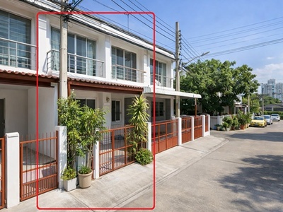 ขายอาคารพาณิชย์ ถนนลอกอตัน อำเภอเมืองชุมพร ชุมพร 25-03-2026