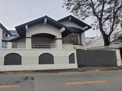 บนถ.เยาวราช ใหม่ สวยงาม 160ตรม. อาคาร2.5 ใกล้MRT วัดมังกร 600 ม. 31-03-2026