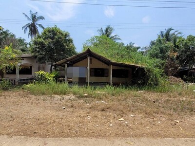 ให้เช่าโกดัง 330 ตรม. ติดถนนใหญ่เส้น 346 ไทรน้อย นนทบุรี 06-04-2026