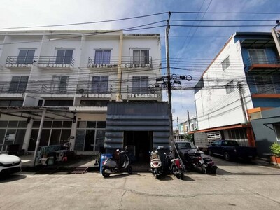 ขายอาคารพาณิชย์ หมู่บ้านเบญจทรัพย์ รังสิตคลอง 6 ซอยรังสิตคลอง 6 08-04-2026