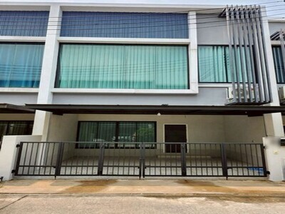พลายชุมพล ใกล้เซ็นทรัลพิณุโลก อาคารพาณิชย์ 3 ชั้น 3นอน ถ.วงแหวน 09-04-2026