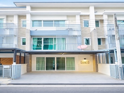 เลียบด่วนเอกมัย เดอะ คริสตัล 800 ม. CDC500ม. ทาวน์โฮม 3ชั้น 3นอน 12-04-2026