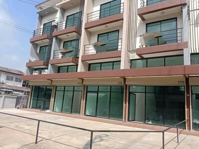 �����ҷ�ǹ����3.5�����ͧ���281��.�.��ҹ����Թ���Fashion Island  12-04-2026