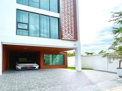 ให้เช่าทาวน์โฮม 3.5 ชั้น 26.4 ตร.ว. ย่านนาคนิวาส ลาดพร้าว 71 โชคช 12-04-2026