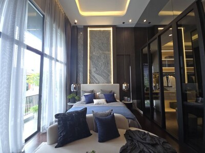 จอดรถ8คัน Showrooms สาทร เกือบครึ่งไร่ 160ตร.วา BTSสุรศักดิ์ 19 17-04-2026