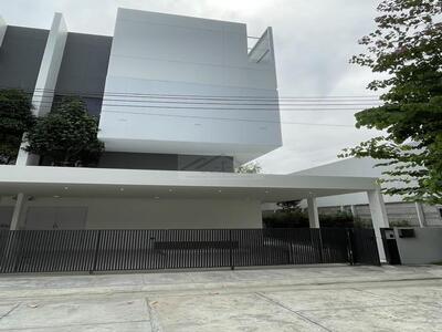 บ้านเดี่ยวใหม่ 4-5 นอน 2 น้ำ ห้วยขวาง 1 กม MRTลาดพร้าว7682 รัชดา 03-05-2026