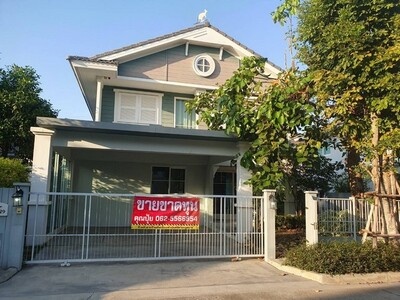 房屋出售2300万泰铢，房子豪华，平层，可以看到山